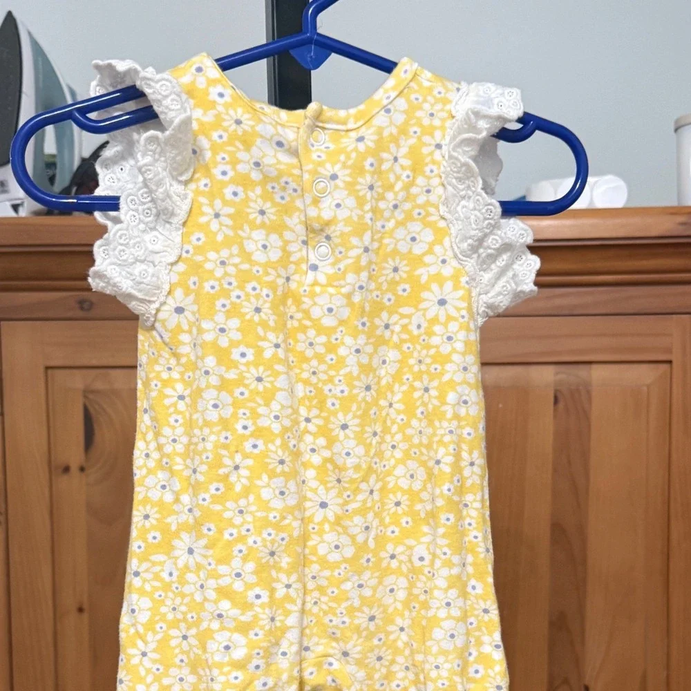 Laura Ashley Romper Floral Eyelet Lace 6-9 Months Yellow Excellent Jumpsuit